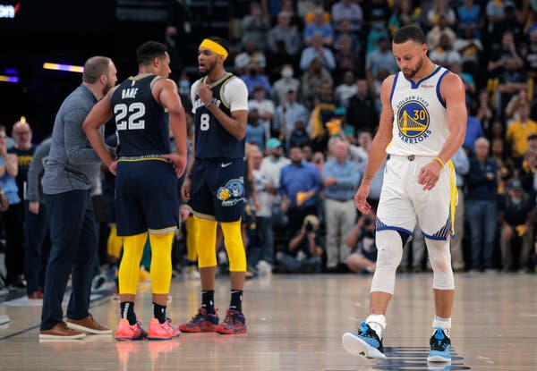 Against Grizzlies, Golden State Warriors Feel Range of Emotions - The New  York Times