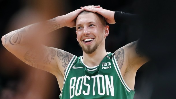 daniel-theis-von-den-boston