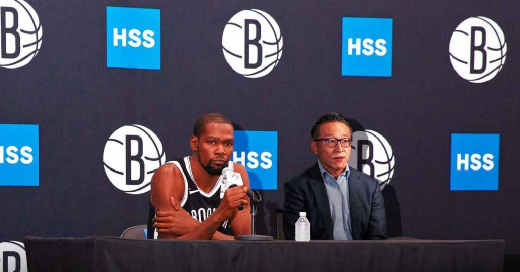 Kevin-Durant-to-meet-with-owner-Joe-Tsai-amid-ongoing-trade-demand (1)