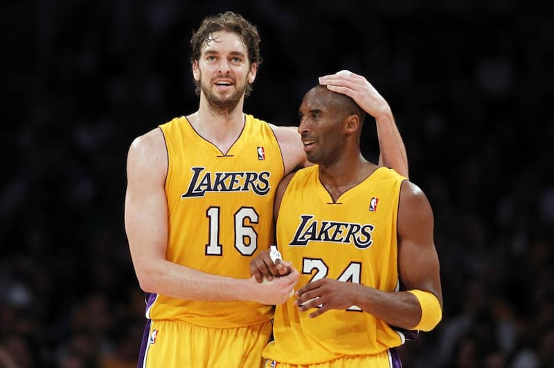 NBA／Pau Gasol 萬聖節陪伴Kobe 一家人，扮演《101忠狗》一起到遊樂園玩！ JUKSY 街星