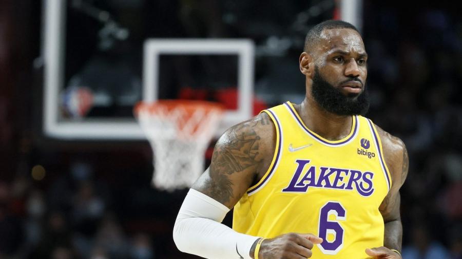 Lakers Rumors: LA Makes Enormous Promise to LeBron James | Heavy.com