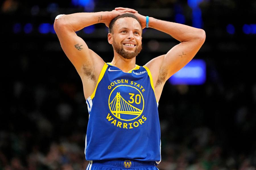 Los Angeles Lakers legend proclaims Stephen Curry is the 'best player in the world'