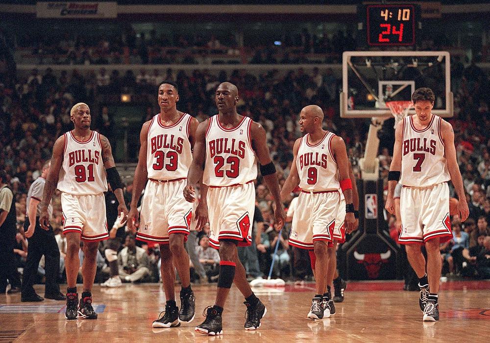 693872726-k-c-johnson-1995-96-bulls-vs-this-seasonis-warriors-debate-centers-around-defense