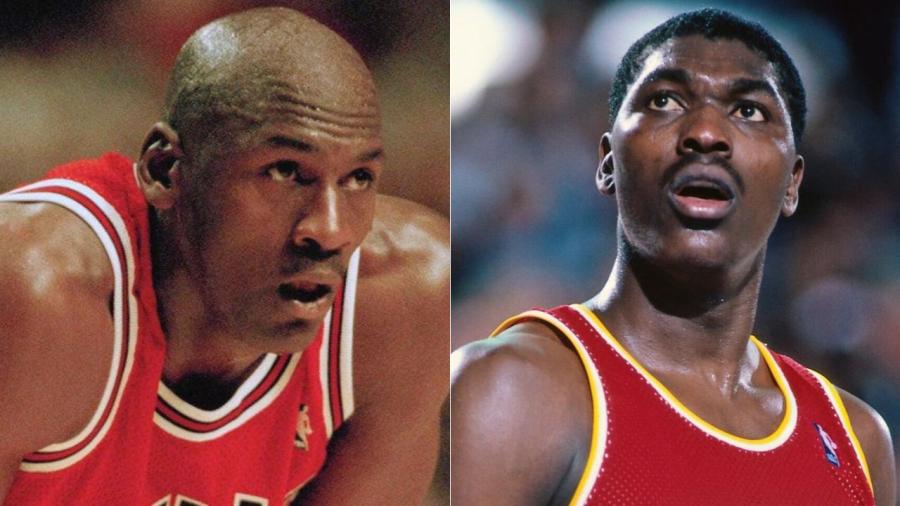 Michael Jordan had the deepest offensive arsenal ever!”: NBA Twitter reacts  to an old clip of the Bulls GOAT EMBARASSING Hakeem Olajuwon with a  double-clutch layup - The SportsRush