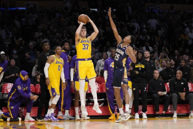 Lakers' Matt Ryan goes from DoorDash driver to buzzer-beater hero in much-needed win over Pelicans