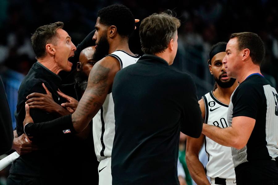 Steve Nash ejected vs. Bucks after wild sideline outburst