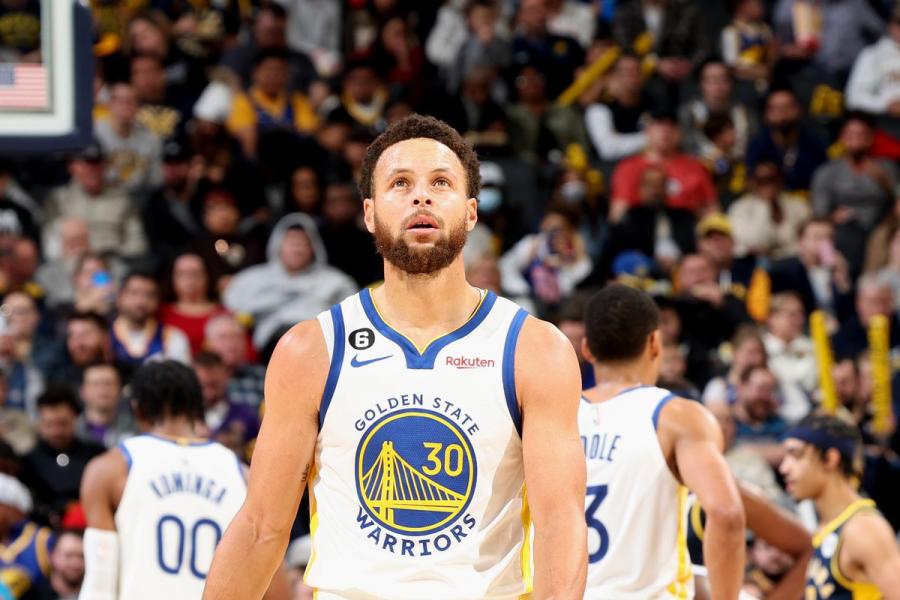 Steph Curry injures shoulder in Warriors vs. Pacers - Golden State Of Mind