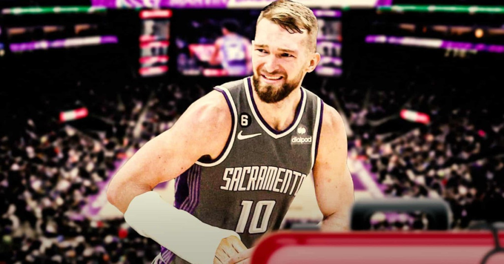 kings-news-domantas-sabonis-dealing-with-worrying-hand-injury