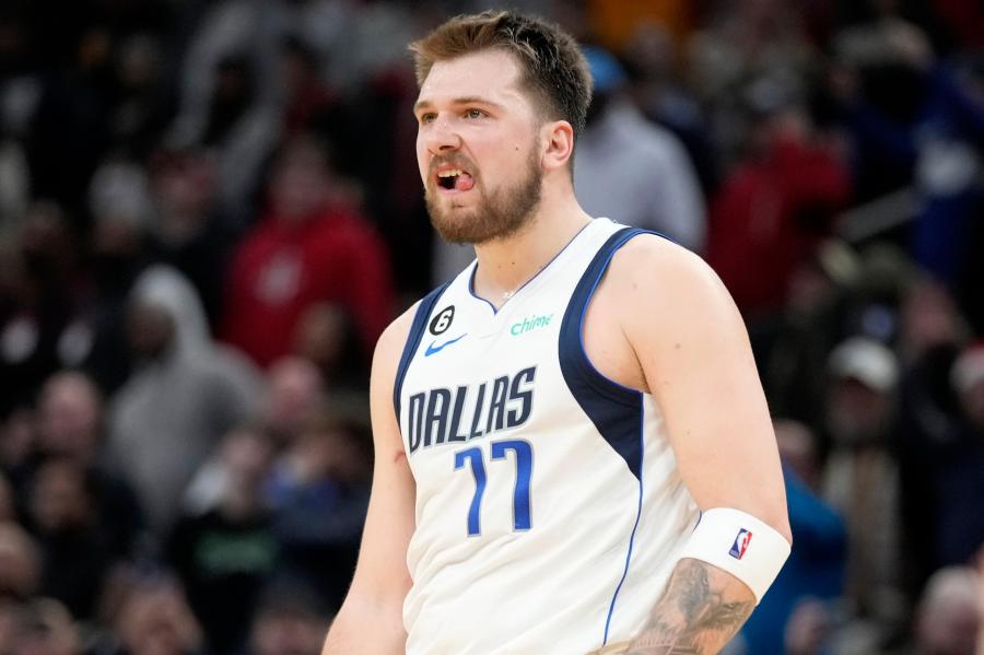 Doncic scores 50, Mavericks edge Rockets 112-106 – KGET 17