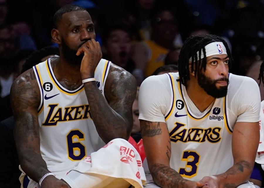 Lakers' Anthony Davis talks on weird body language while LeBron James broke  Kareem Abdul-Jabbar's all-time scoring record