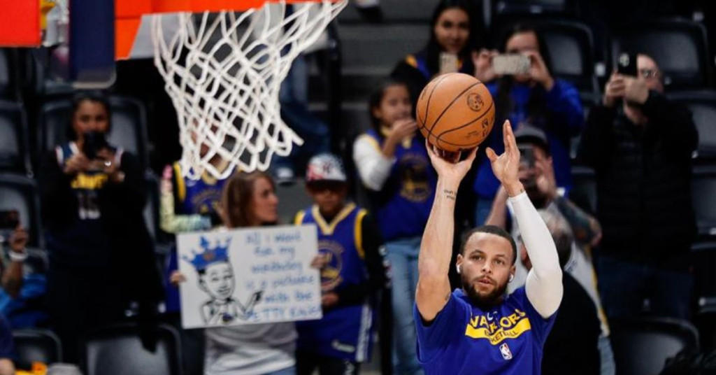 Steph-Curry-Warmups-USATSI-19909380 (1)