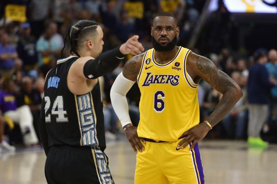 Watch: Memphis Grizzlies' Dillon Brooks stares down LeBron James after  draining 3-pointer during Game 2 win - oregonlive.com