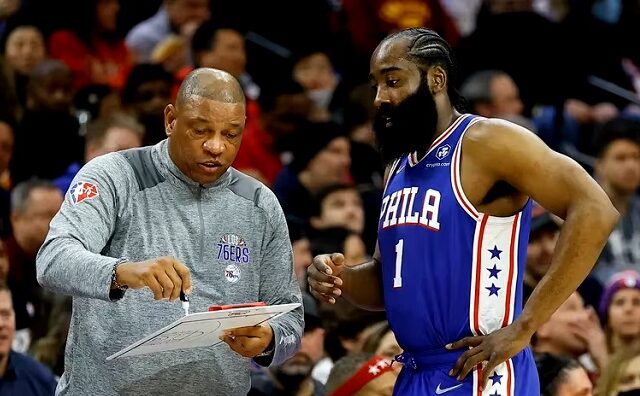 Foi difícil treinar James Harden”, revela Doc Rivers