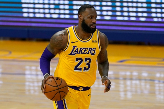 Lakers' LeBron James switching jersey number back to No. 23 – Press  Enterprise