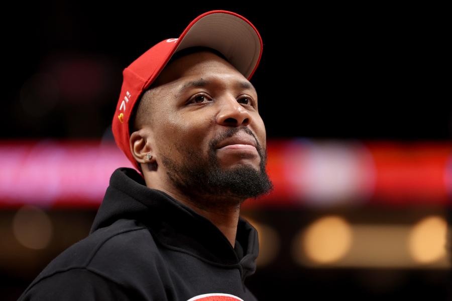 Damian Lillard responds to fans angered by Blazers trade request