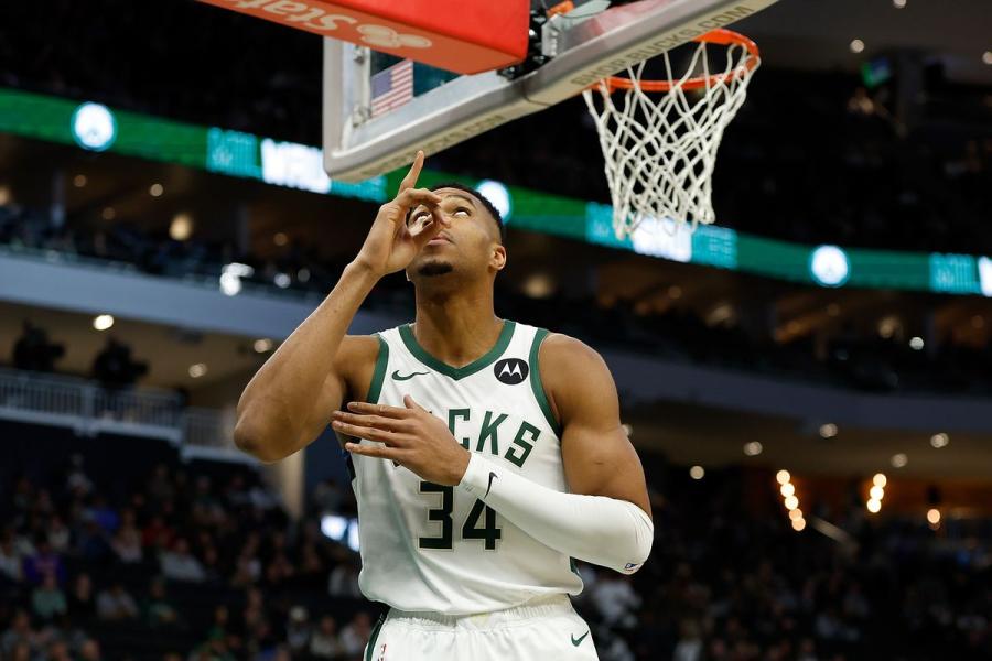 Giannis Antetokounmpo agrees to three-year, 6 million extension with  Bucks - Brew Hoop