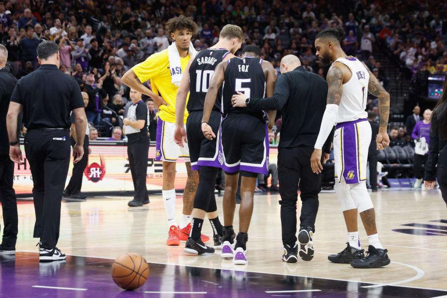 Report: De'Aaron Fox avoids significant injury but will miss time - Sactown  Sports