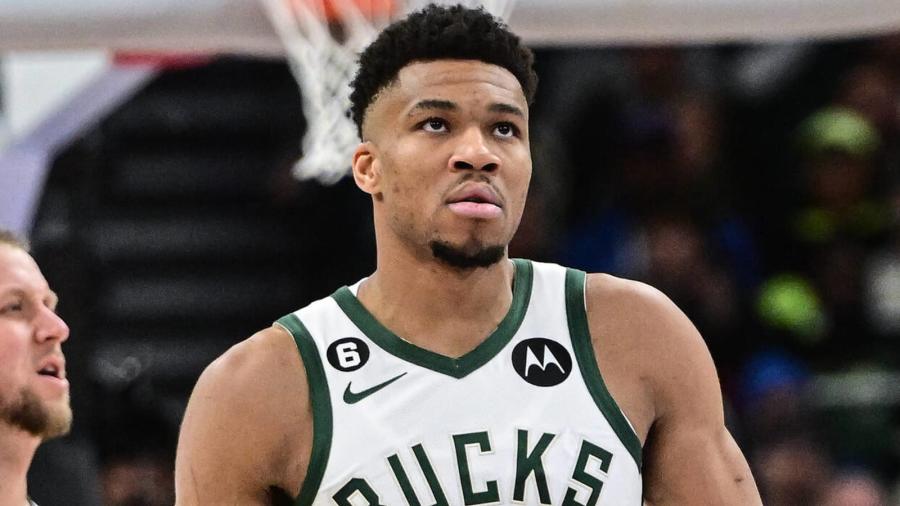 Giannis Antetokounmpo drops another hint about his Bucks future | Yardbarker