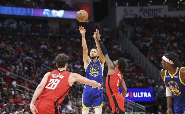 Stephen Curry heats up late as Warriors ground Rockets