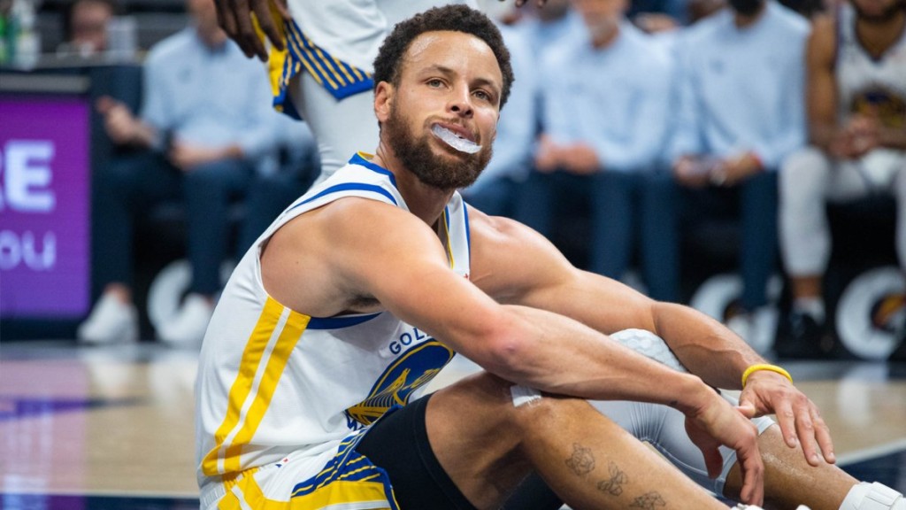 Steph-Curry-Frustrated-USATSI-19625334 (1)