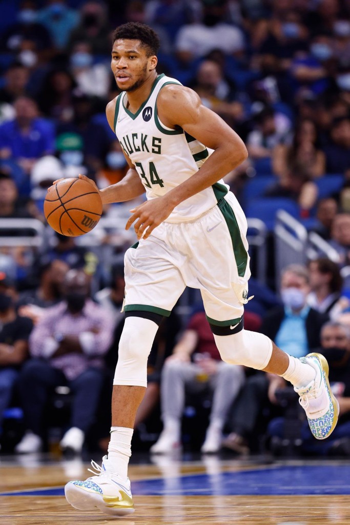 Giannis-Antetokounmpo-Milwaukee-Bucks-2021-NBA